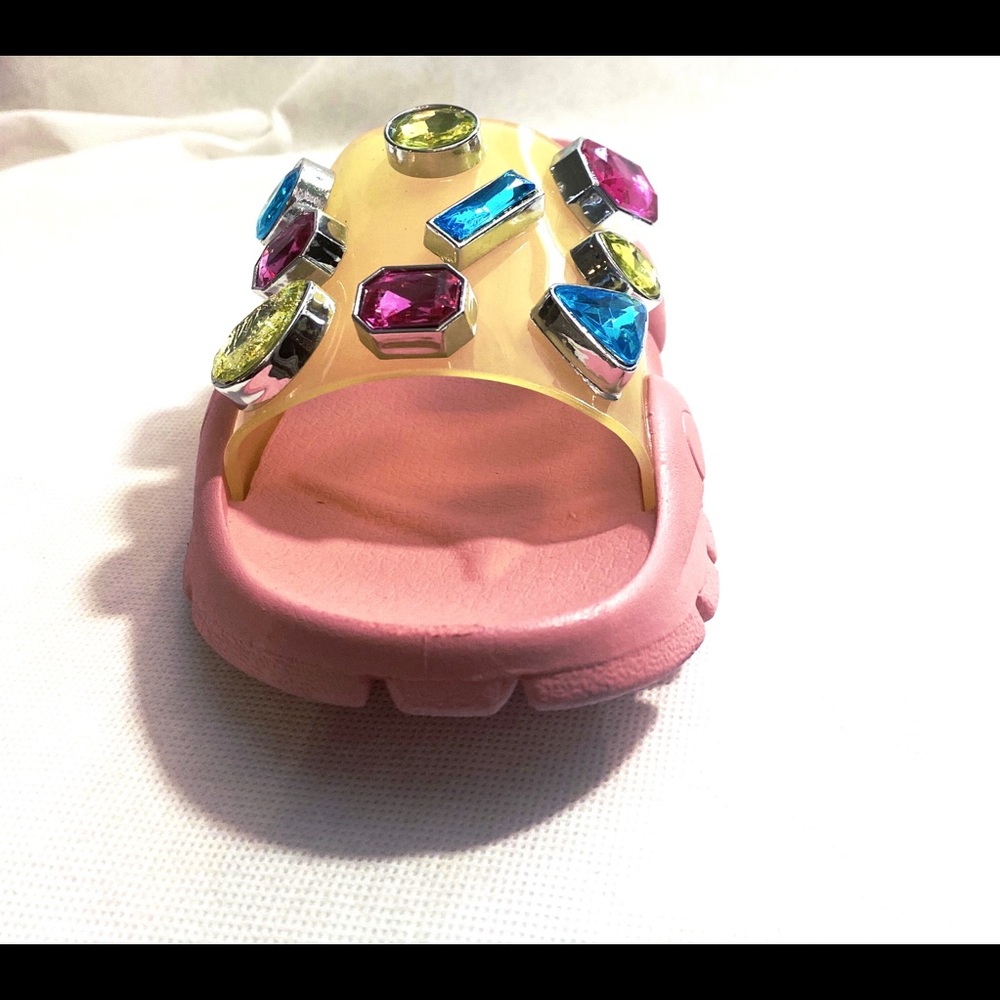 Jewel Pink - Picture 2 of 3